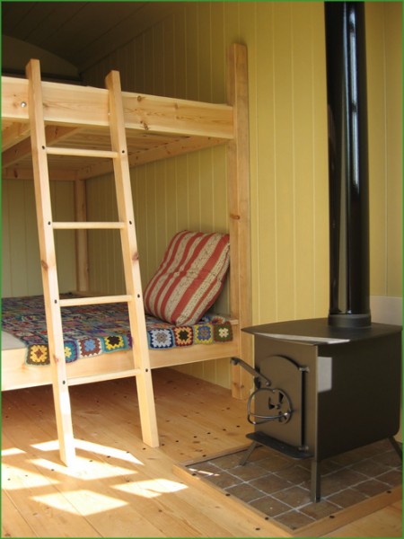 hut-interior6