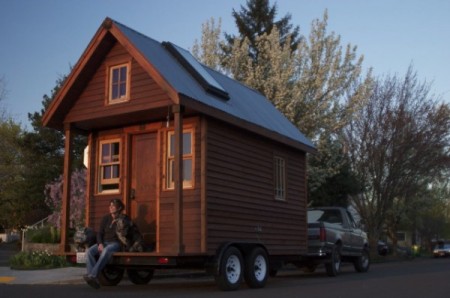 dee-williams-workshop-tiny-house-600x398