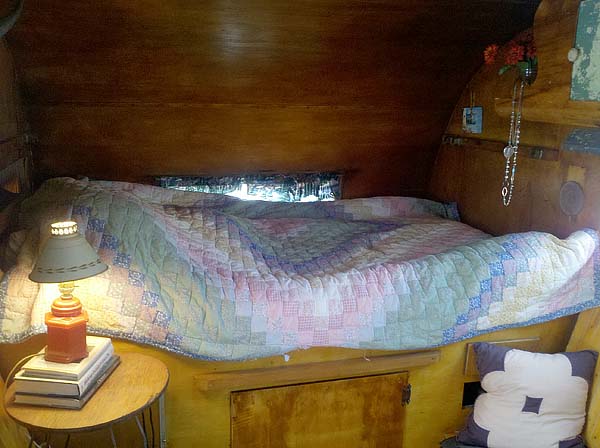 travel trailer bed