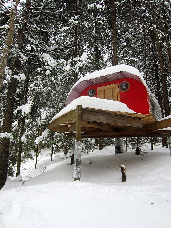 red tree house