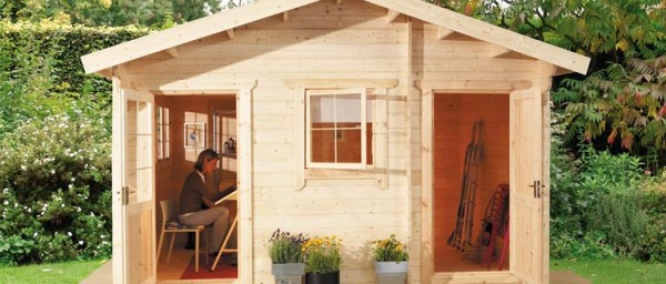 contemporary-log-cabin-cat