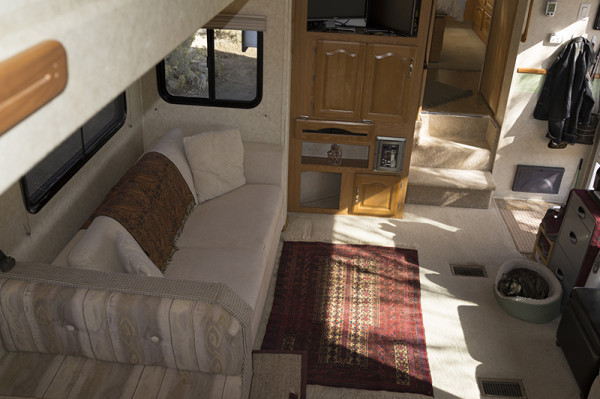 fithwheel-livingroom