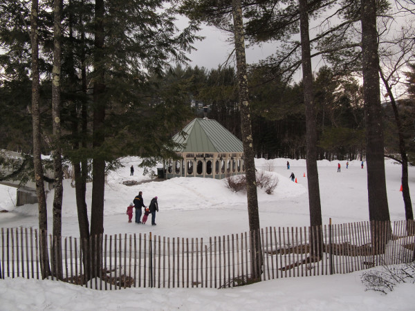nestlenook-farm-warming-hut