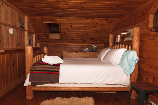 cabin bedroom decor