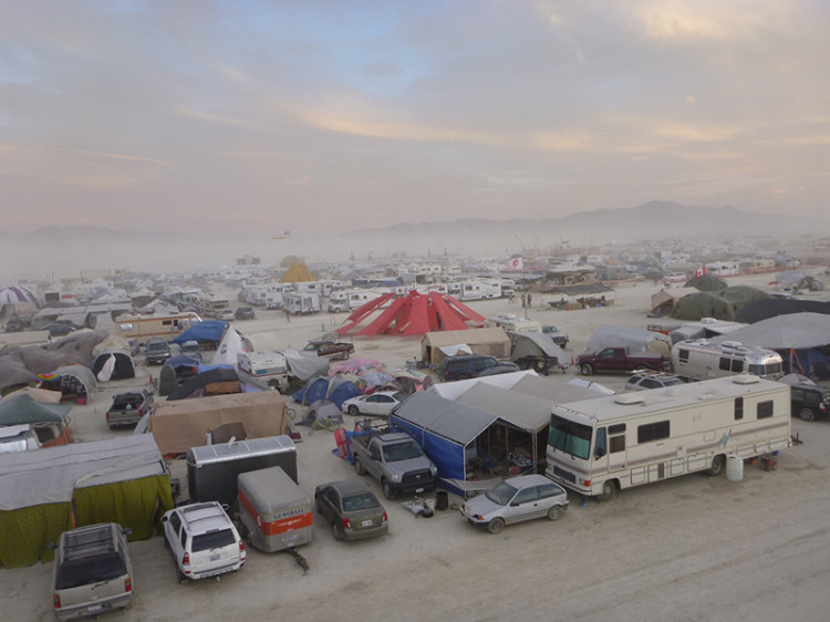 burning-man-tiny-house28
