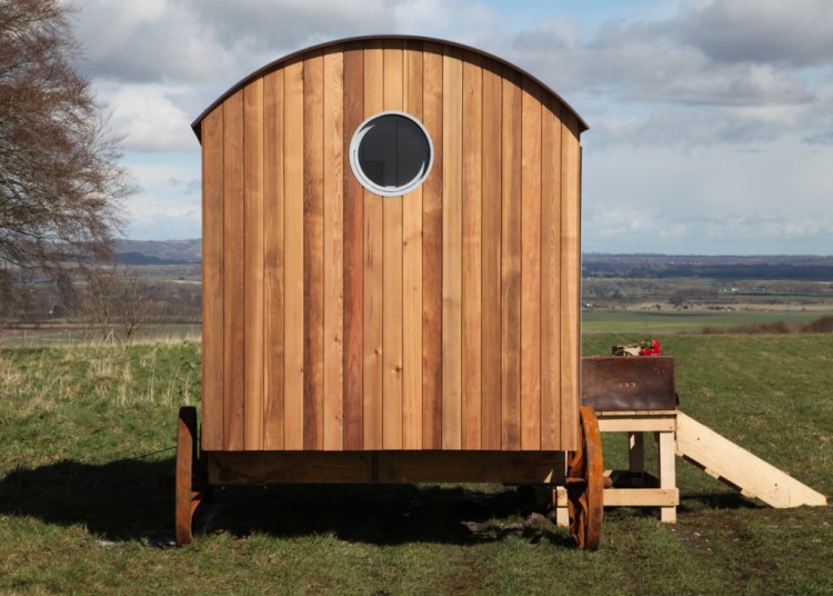 Plain-Hut-shepherds-hut-back