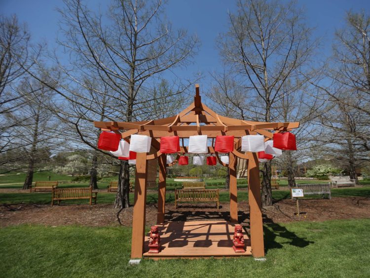 ReimanGardens-treehouse-pagoda