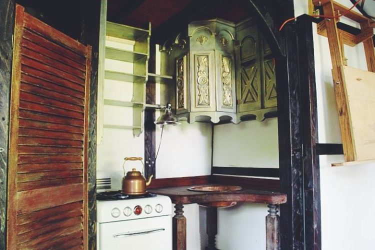 steampunk-tinyhouse-ChlieBarcelou-HannahDubois