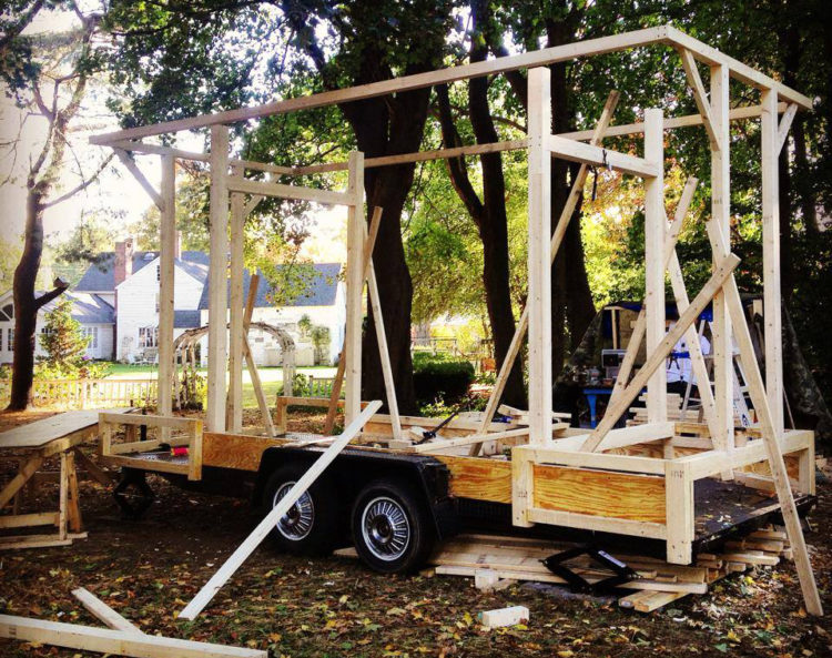 steampunk-tinyhouse-framing-ChlieBarcelou