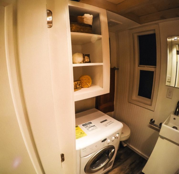 TinyMountainHouses-washerdryer