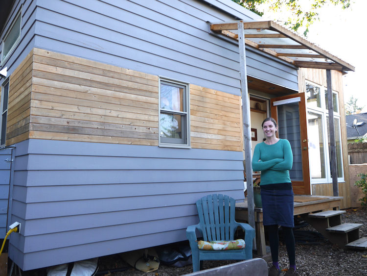 portland modern tiny house outside