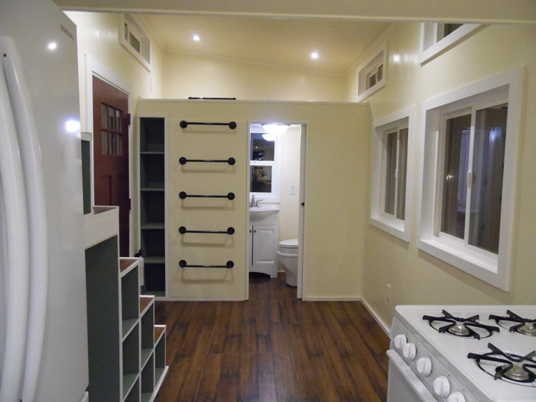 UpperValley-TinyHouse-Kitchen2