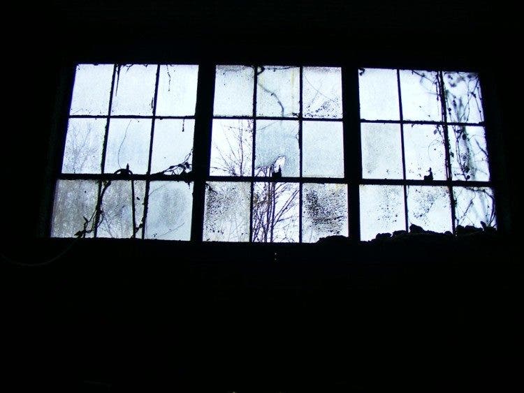 window-191077_960_720