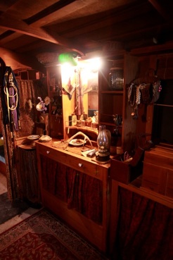 _LGC_GAlley02