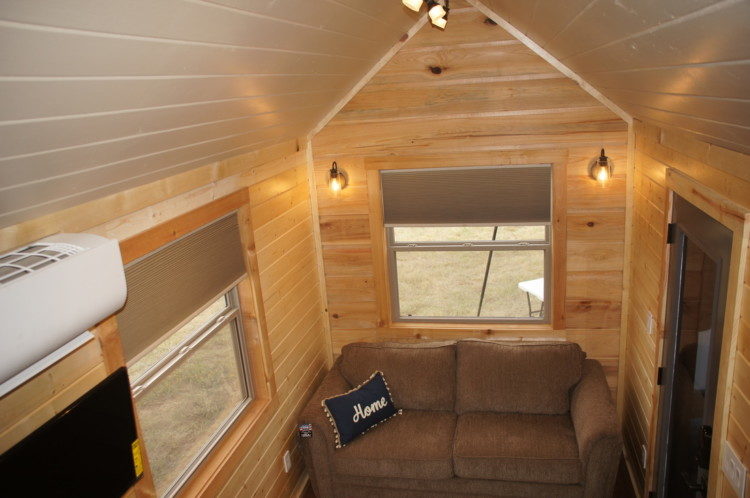 WanderHomes-tinyhouse-living2