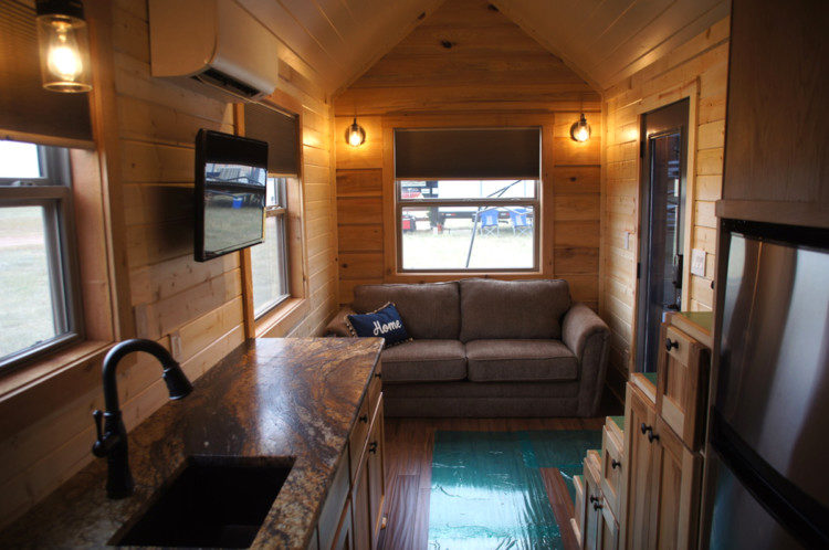 WanderHomes-tinyhouse-living3