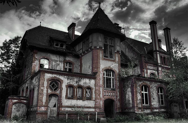 https://tinyhouseblog.com/wp-content/uploads/2014/10/Haunted-House.jpg