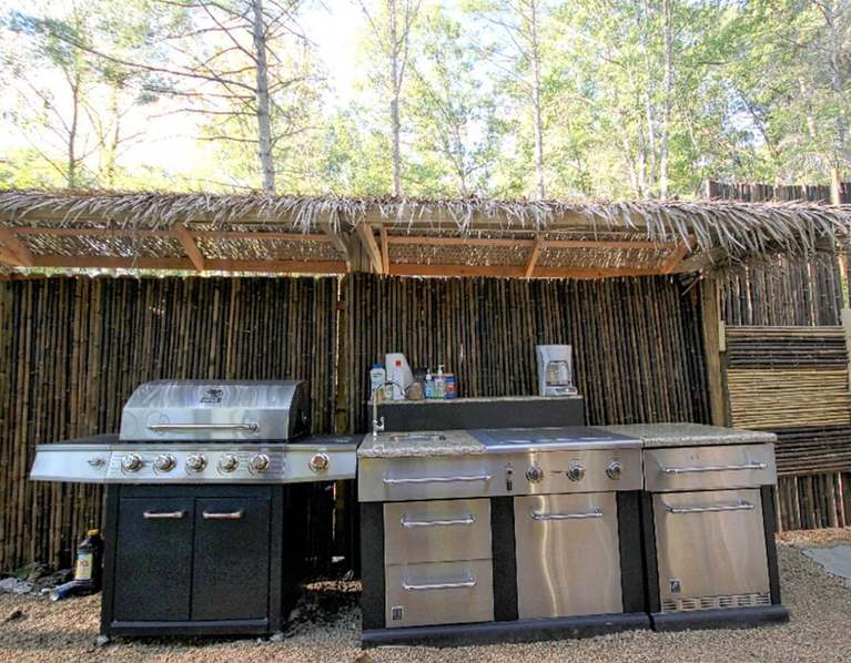 Outdoor Kitchens: A Summery Extension of a Tiny House - Tiny House Blog