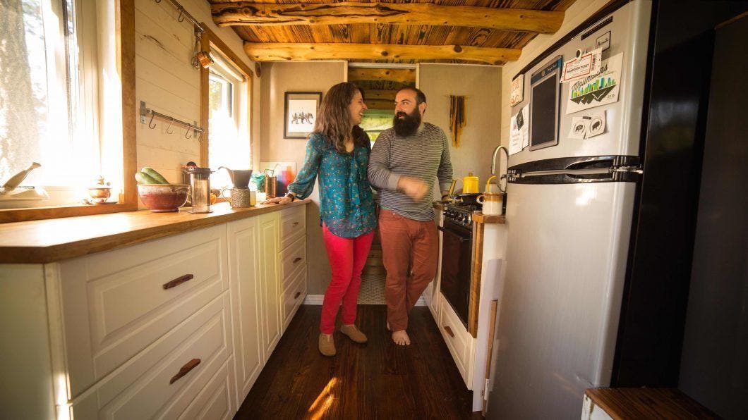 https://tinyhouseblog.com/wp-content/uploads/2020/01/tiny-house-living-1.jpg