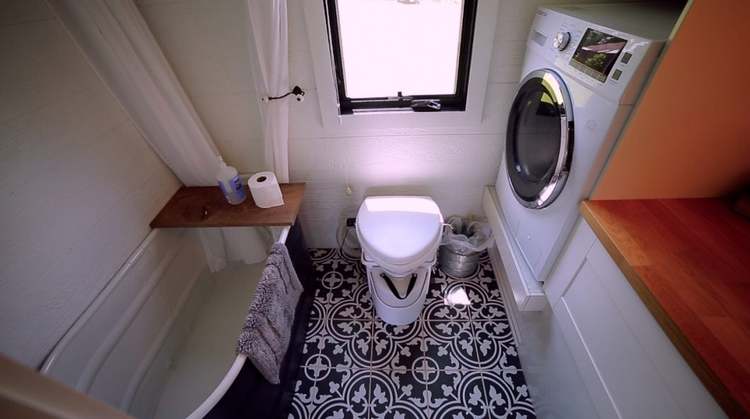 5 Fab Tiny House Bathroom Ideas, Tiny House Bathroom Layout