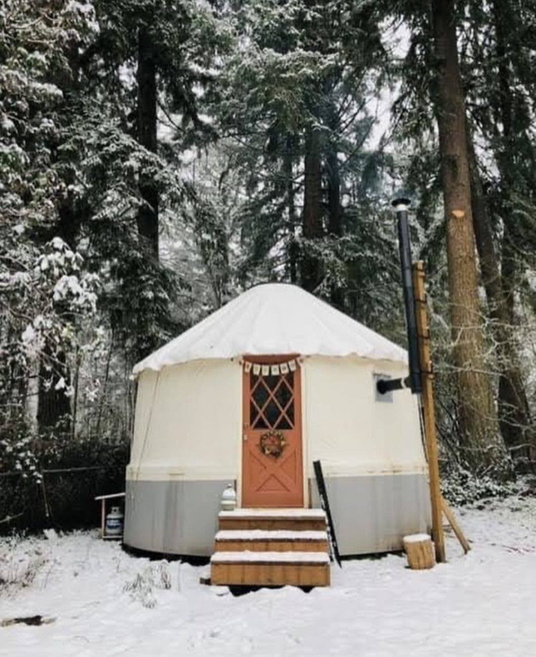 Talyce's yurt in the snow