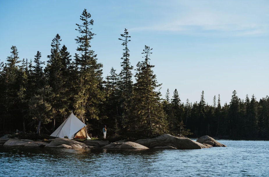 Ellis Prairie Tent