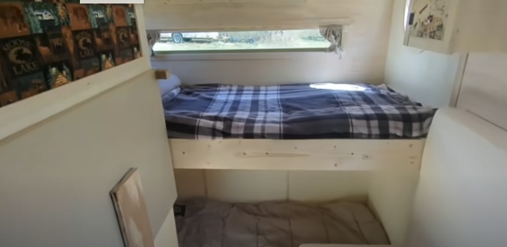 bunk bed