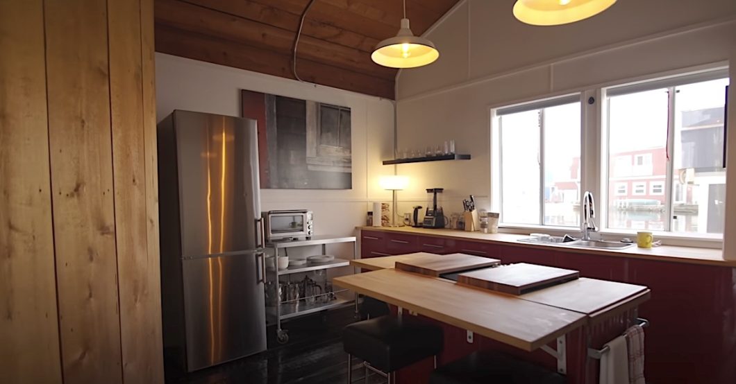 floating kitchen