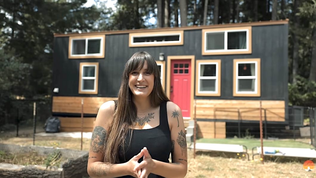 Eva and tiny house