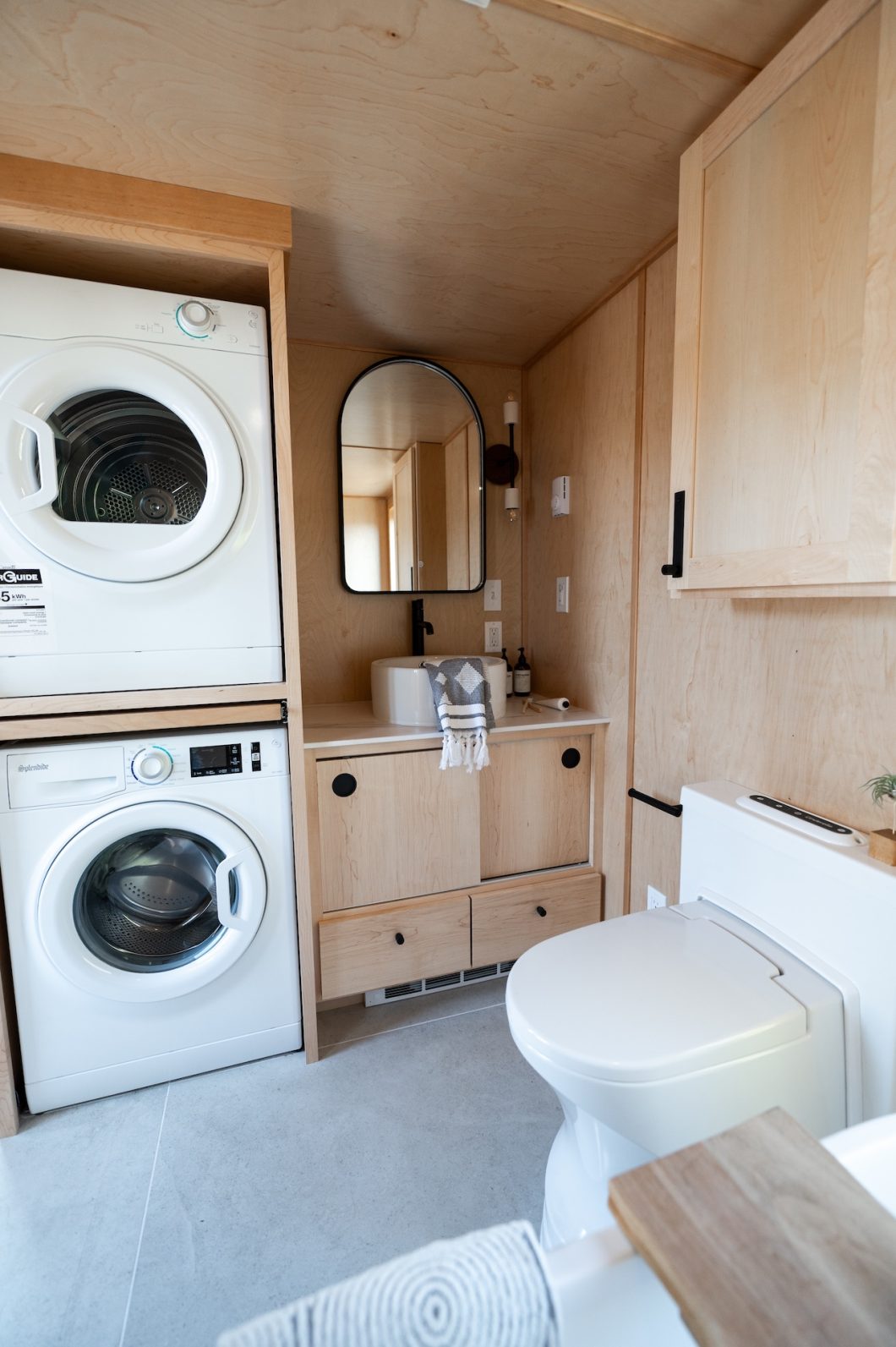 toilet and washing machine